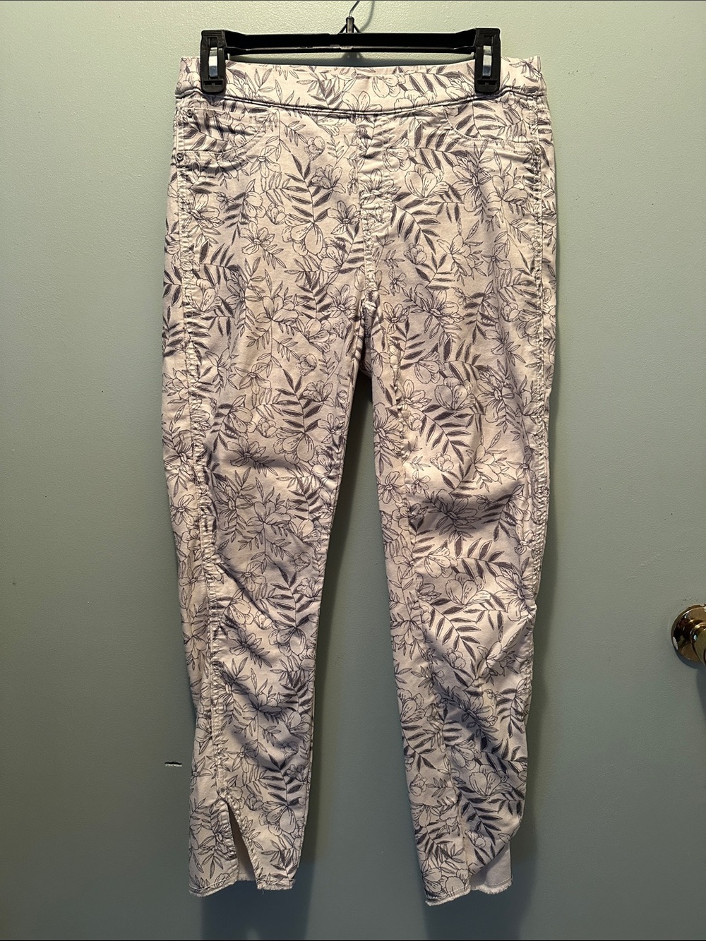 Floral Print Slim Jogger Pants in Light Gray